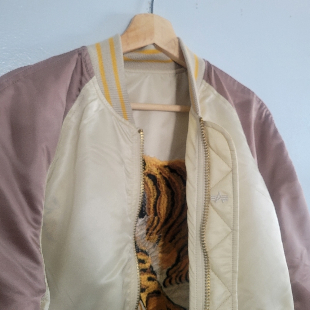 ALPHA INDUSTRIES Tiger Souvenir Limited Edition Embroidered Bomber Unisex Sz S - Picture 14 of 16